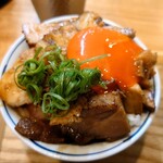 創作麺 ひとすじ - 炙り肉玉丼　税込み価格500円