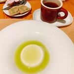 フランス料理Y's - デザート　メロンのスープにブラマンジェ？かパンナコッタと紅茶