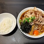 麺屋　たか - ライス付き！豚バラ肉を乗せて食べると最高です