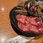 本格炭火焼肉えがお - 