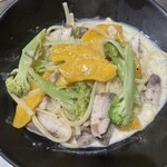 Taverna Notte  - リングイネ　ハマチとブロッコリーとコリンキーのクリームソース