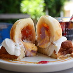 パンとエスプレッソと - 桃のフレンチトースト（1850円） セットドリンク：アイスコーヒー（300円）