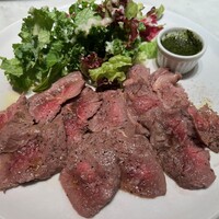 ピザ窯でじっくり焼き上げた短角牛ステーキ200ｇ