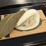 豊島屋菓寮 八十小路 - 段葛さくら餅