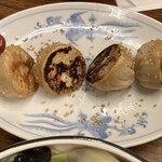 台湾料理 営業中 - 焼き小籠包