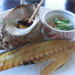 れんが屋 - 美味山海　さざえつぼ焼き　鯵骨煎餅