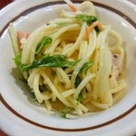串のこたに - この日のお通しはスパサラ