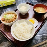 二本松バイパスドライブイン - 煮込みホルモン定食