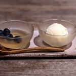 つくば食堂 花 - 2025.7 ブルーベリーを乗せた梅ゼリー｜トウモロコシのジェラート