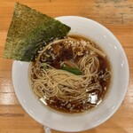 中華そばムタヒロ - 少し平打ちのストレート中細麺
