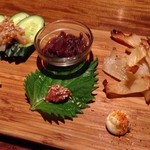 雛家 - 酒のあて盛り480円