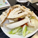 松茸屋 魚松 - 上の松茸が目立ってるが、中には かなりの量の鍋具材(*ﾟ∀ﾟ*)