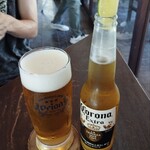ちろりん村 - オリオンビール生600円、コロナ800円
