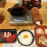 会津郷土食 鶴我 - 馬肉のすき焼き風！隣のお客様に勧めていただきました。