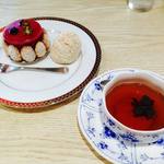 フランス菓子＆カフェ 砂糖の華 - 紅茶はアールグレイ（紅茶碗にミントがはいってきます）