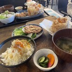 海沿いの キコリ食堂 - 