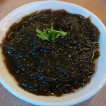 ガーデンあさひ - もずく酢（島産）450円、竹富島産のもずく初めて食べた。ホントに沖縄のもずくは食感がしっかりしててとても好み。