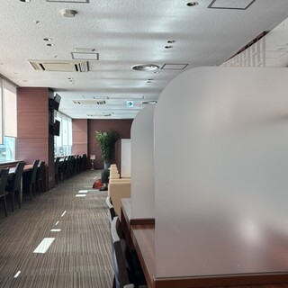 スーパーラウンジ_2