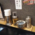 濃厚煮干そば 丸にたちばな - 卓上