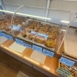 パン工房 小麦屋 - 店内