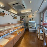 パン工房 小麦屋 - 店内