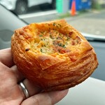 パン工房 小麦屋 - クロワッサンオニオン　280円