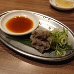 たれ焼肉・ホルモン・にくなべ たまや肉店 - センマイ刺しのサムジャンだれ