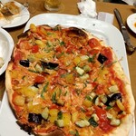 クラフトパスタ トリノ - 料理写真:ツナと彩り野菜の菜園風トマトソースピッツァ
