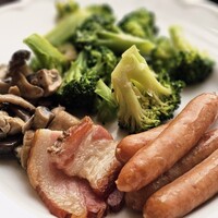 MAIN DINING by THE HOUSE OF PACIFIC - ブロッコリ・ベーコン