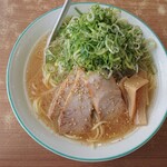 第一旭 - 料理写真:鉄人ラーメン（並・ねぎ多いめ）