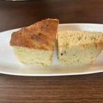 altiero - ハーブ入りミニフォカッチャ　ニョッキのソースをつけて食べたかったのでお代わり