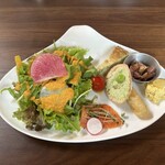 altiero - アボカドバゲットの下の、ヤングコーンのフリットが1番気に入りました