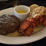 Ruth's Chris Steak House Waikiki - Oahu - Ruth’s Classicコースのメイン、ステーキ&ロブスター