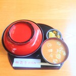 やぶ善 - 最後は蓋で蒸して完成。