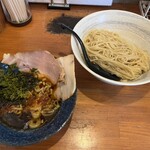 唯一無二のらぁ麺専門店 イ袋ワシづかみ - 