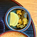 やぶ善 - 箸休めの"お漬物"は、嬉しい二種盛り。