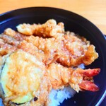 やぶ善 - プリップリで風味豊かな"海老"。