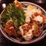 丸亀製麺 - タル鶏天ぶっかけうどん(油淋鶏ソースがけ)