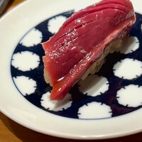赤坂 金舌 - おまかせ牛肉寿司1貫（クーポンでのサービス品）