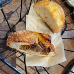 パンとエスプレッソと花束を - カレーパン、塩パン