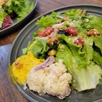 パンとエスプレッソと花束を - サラダ付き