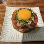 すし酒場きいち - アボカド海鮮ユッケ858円