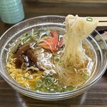 福神堂 - 細麺で弾力があり、すりゴマ？が効いてる！トマト美味♪
