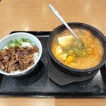 カルビ丼とスン豆腐専門店 韓丼 - 料理写真: