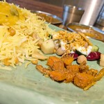 ゼロワンカレーA.o.D - ダヒプーリ＋人参のアチャール