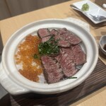 炭火焼肉 萬まる - 肉いくらの土鍋ご飯