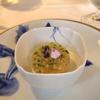 横濱元町 霧笛楼 - ハーブシュリンプと雲丹のタルタル 豆乳のブランマンジェ
                    グリーンオリーブピューレ