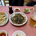 東京飯店 - レバニラ炒めや餃子