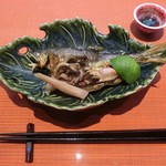 高麗橋桜花 - ＜季節料理＞和歌山・古座川の鮎の塩焼き。今夕入荷したのものです。落花生の焼いたのや舞茸の揚げたの、枝豆を添えて。