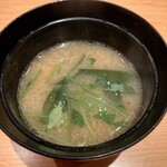 すしやのたい悟 - アラで取られたお味噌汁でーす。